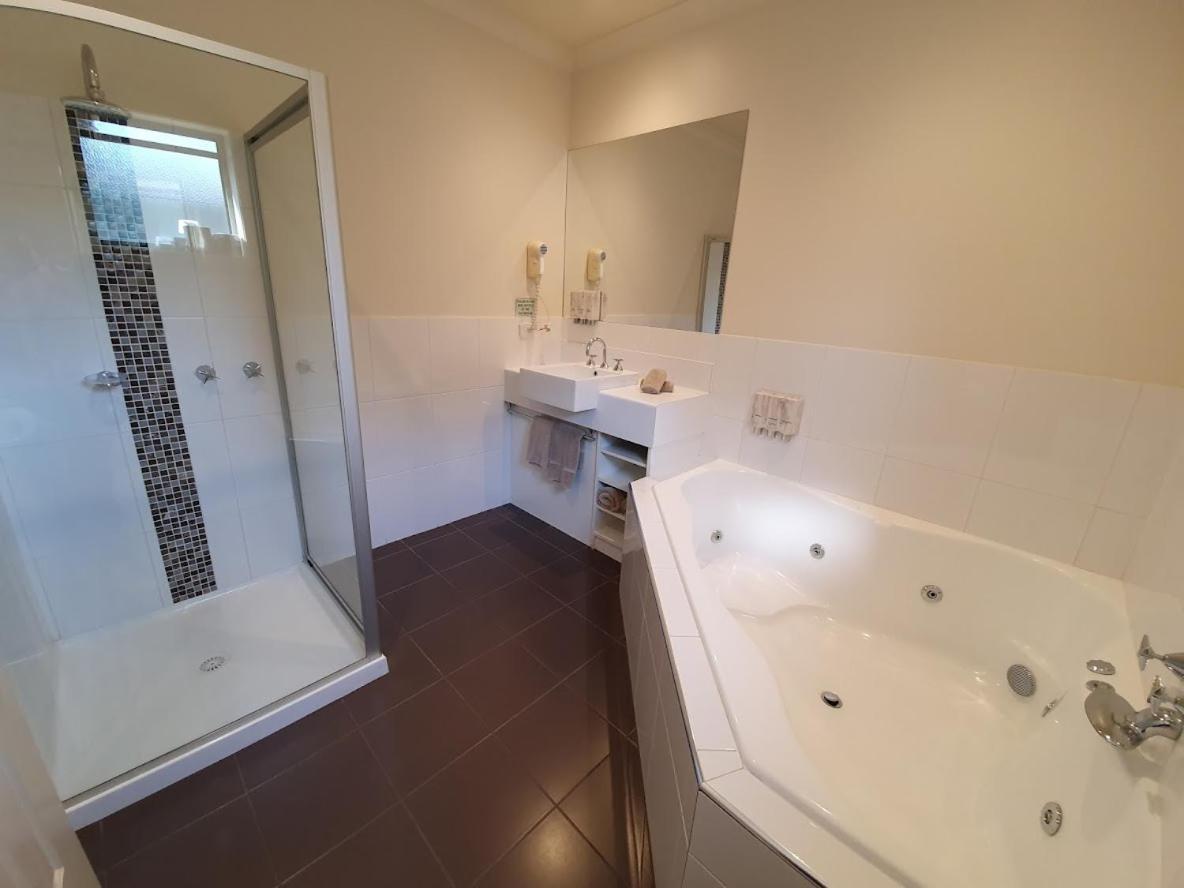 بينديجو Golden Reef Motor Inn المظهر الخارجي الصورة