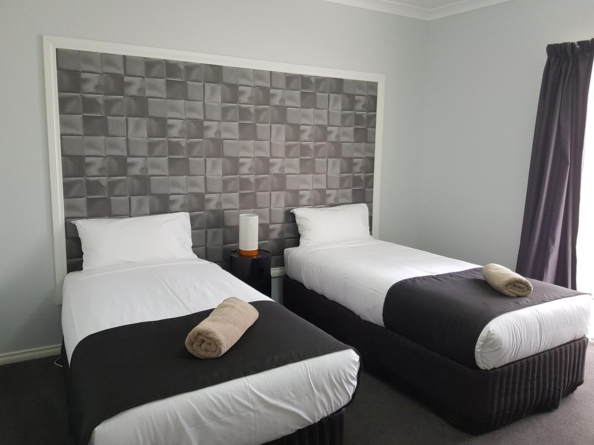 بينديجو Golden Reef Motor Inn المظهر الخارجي الصورة